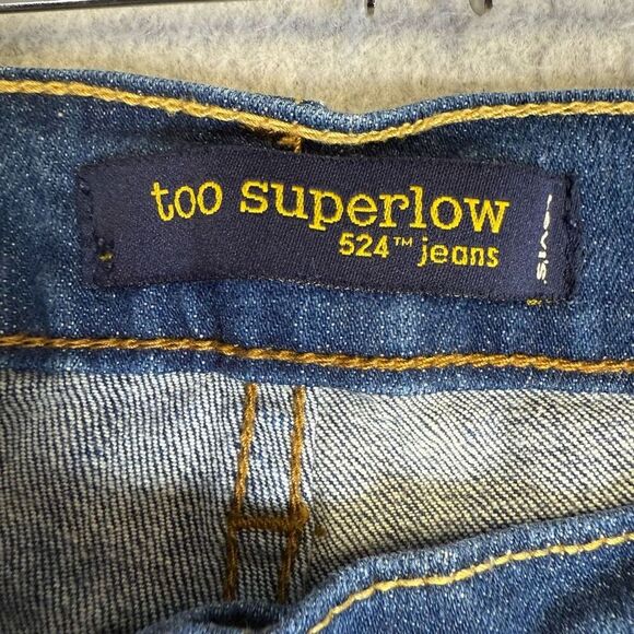 Levi's 524 Women's Size 30 Too Superlow 524 Cut Off Denim Jean Shorts - Picture 2 of 9